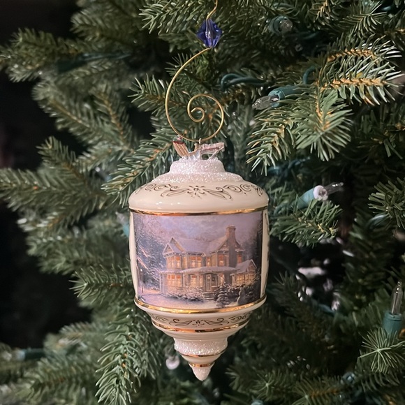 THOMAS KINKADE CHRISTMAS ORNAMENT 2 - Picture 1 of 6